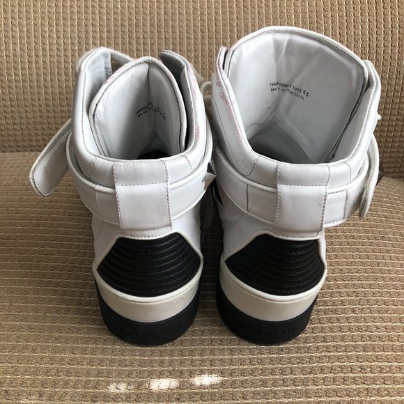 Givenchy Men's White/Black Leather Tyson Star High-top Sneakers - Picture 4 of 11